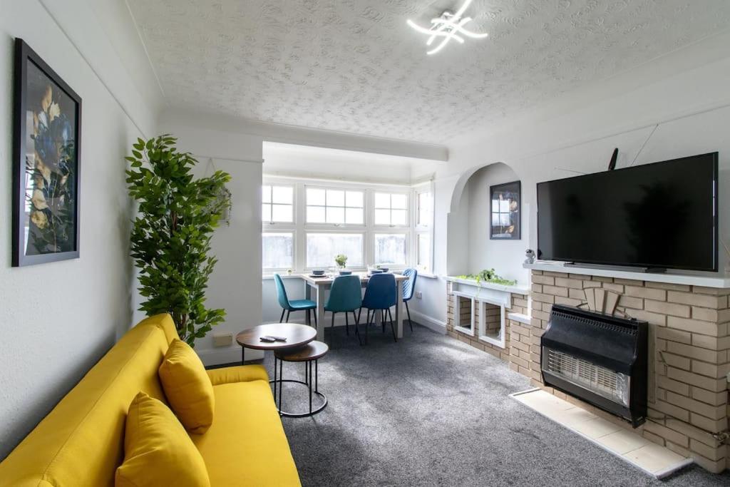 Open Mind Property - Southsea With Free Parking Portsmouth Extérieur photo