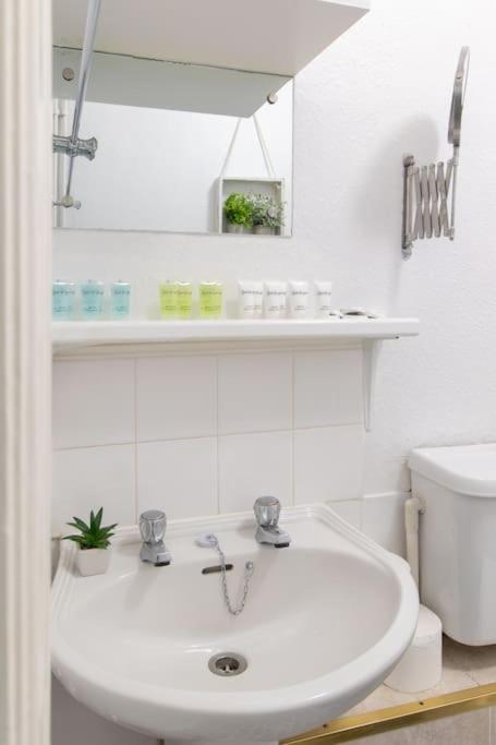 Open Mind Property - Southsea With Free Parking Portsmouth Extérieur photo