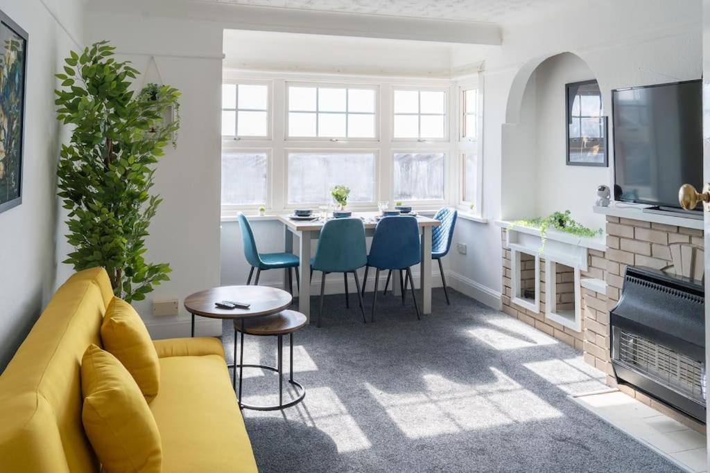 Open Mind Property - Southsea With Free Parking Portsmouth Extérieur photo